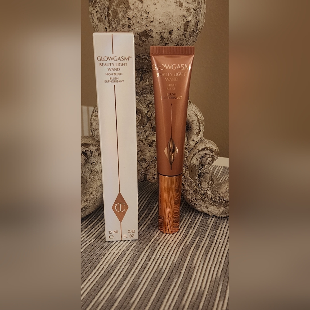 CHARLOTTE TILBURY GLOWGASM     BEAUTY LIGHT WAND HIGH BLUSH IN PINKGASM